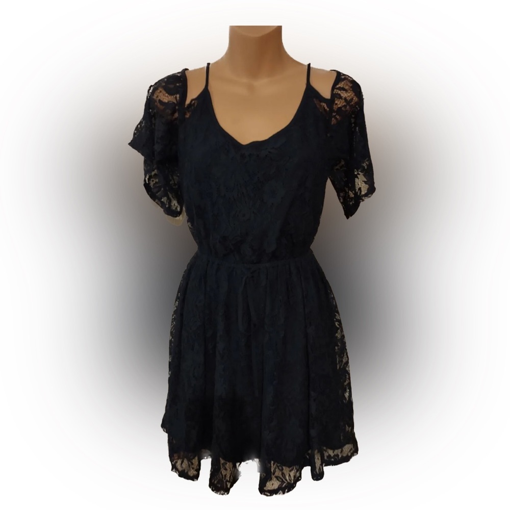 NWOT Hollister Cold-Shoulder Lace Dress